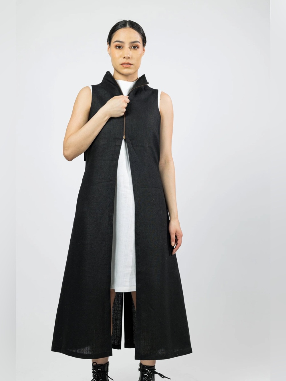 MARJA RAK/NOOLAN FINLAND Kiat 100% Linen Avant Gardę Vest Size Medium NWT